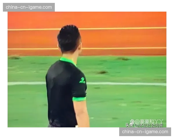 特写：42岁的传奇捕手第20个职业赛季开幕战，仍指挥全场完成阻杀